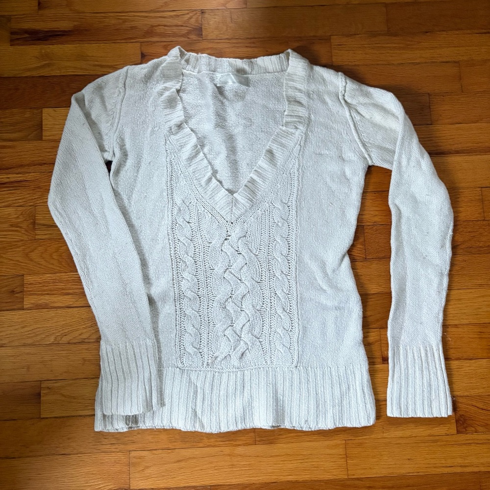 Old navy cable knit small woman’s Elegant White Cable Knit Sweater